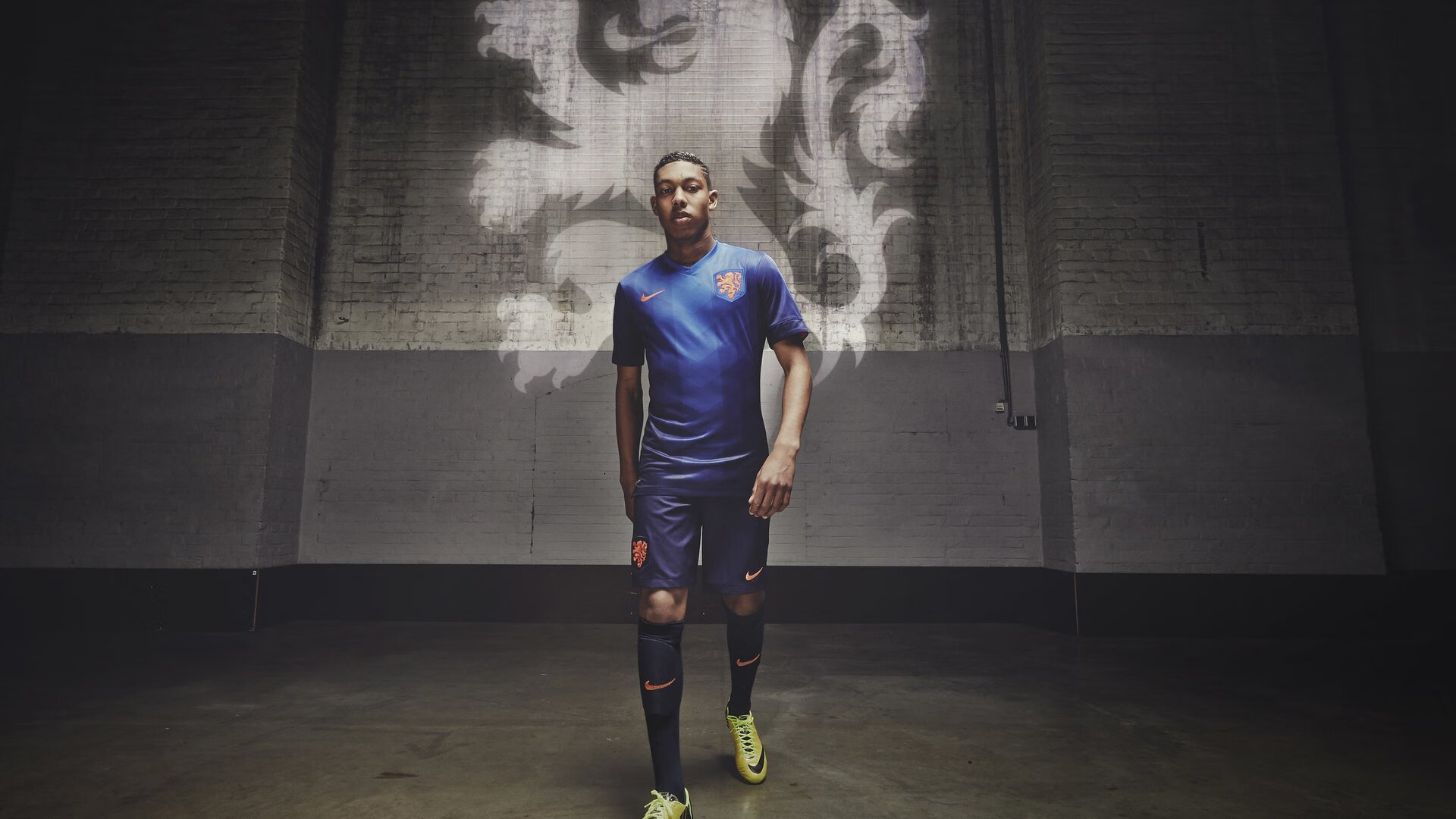 足球装备可持续发展,采用环保材料的趋势日益明显,足球用品有哪些